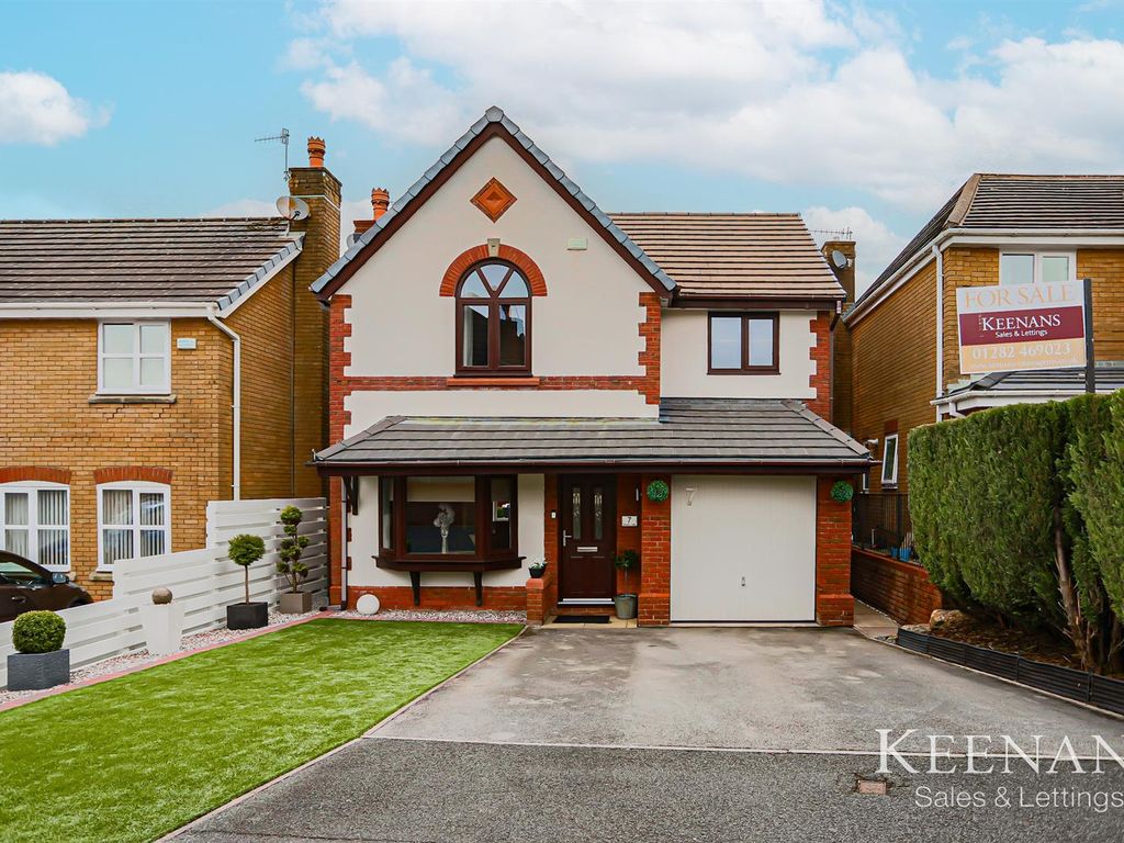 4 bed detached house for sale in Brier Heights Close, Brierfield