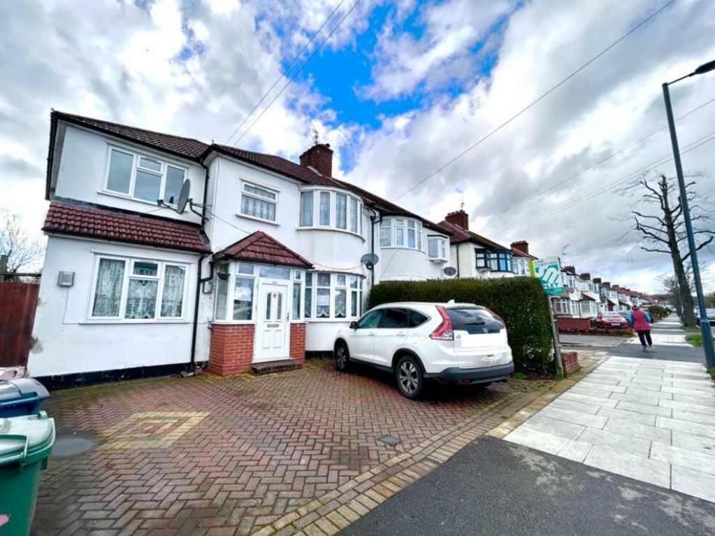 5 bed semidetached house to rent in Kenmore Avenue, Harrow HA3 Zoopla