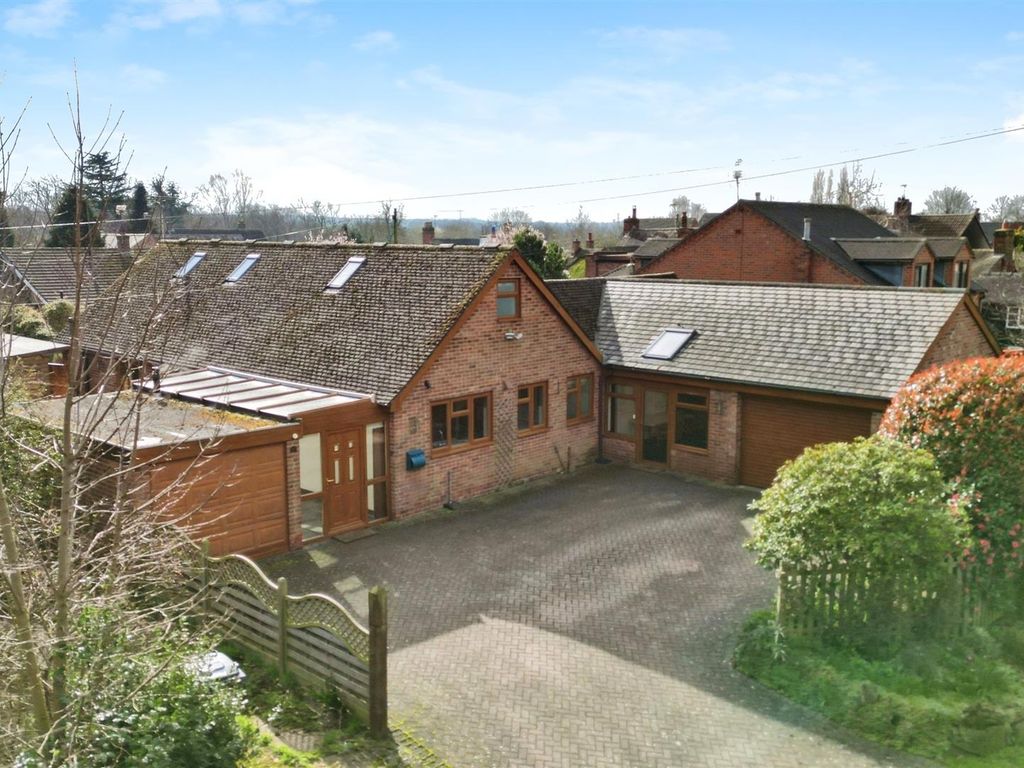 4 bed detached house for sale in Hall Lane, Willington, Derby DE65, £