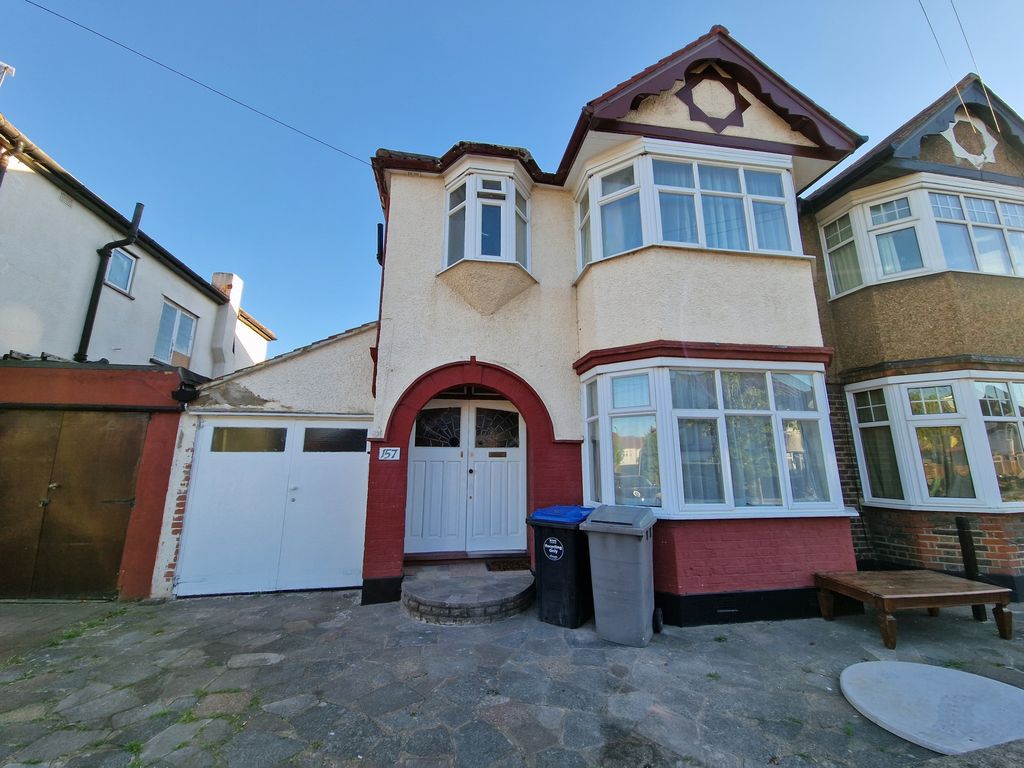 3 bed terraced house to rent in Fleetwood Road, Willesden Green NW10 Zoopla