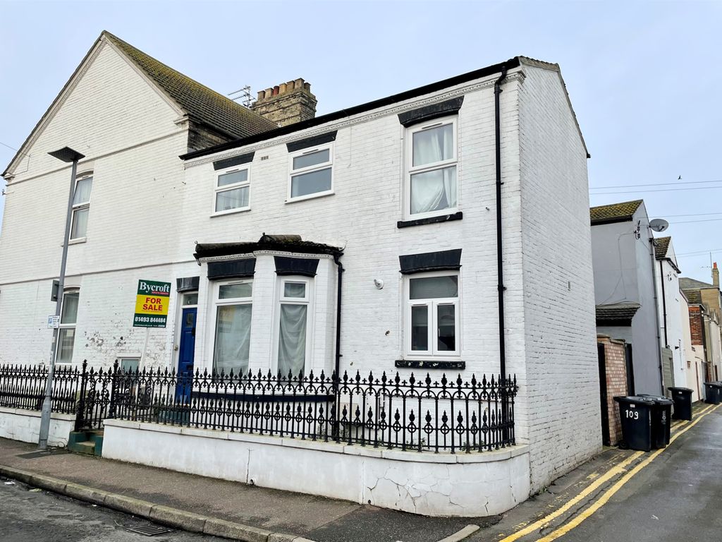 2 bed end terrace house for sale in Wellesley Road, Great Yarmouth NR30