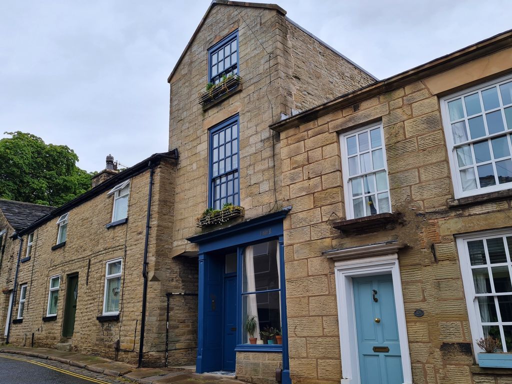3 bed town house for sale in High Street, Bollington, Macclesfield SK10