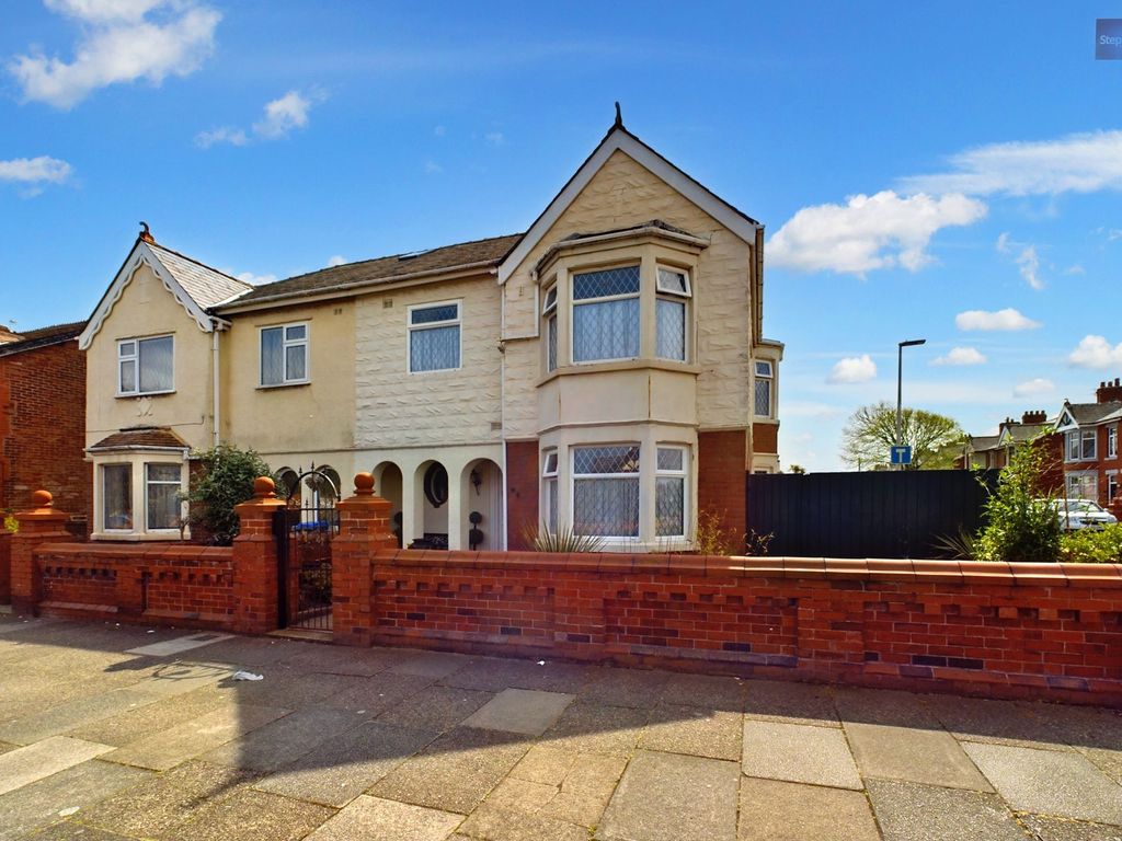 3 bed semidetached house for sale in Watson Road, Blackpool FY4 Zoopla