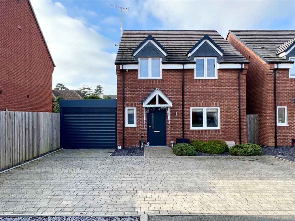 3 bed detached house for sale in Queen Elizabeth Way, BidfordOnAvon