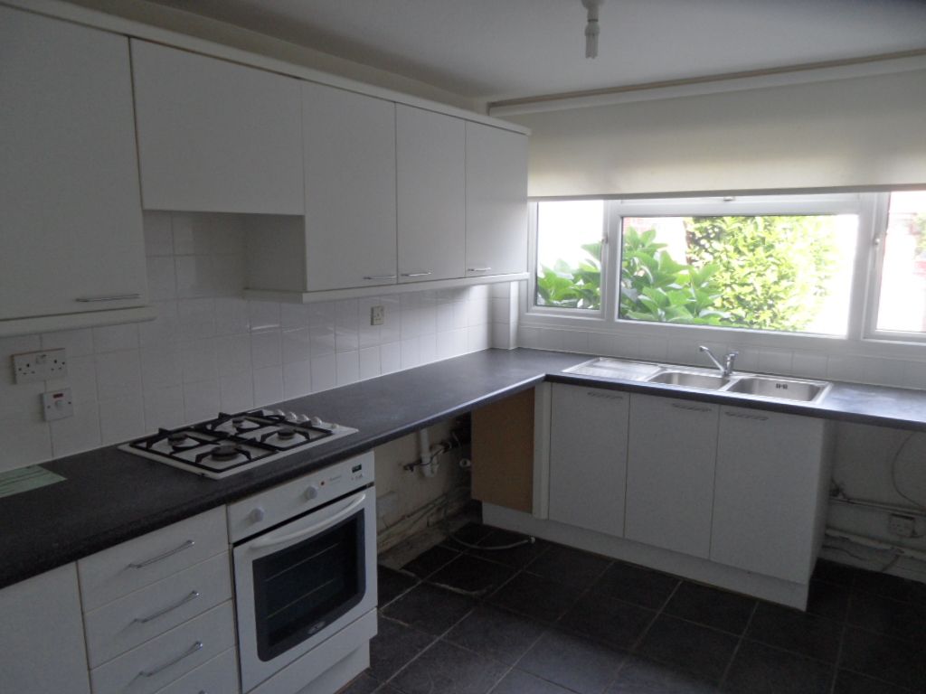 3 bed terraced house to rent in Alderton Close, Loughton IG10, £2,200 pcm Zoopla