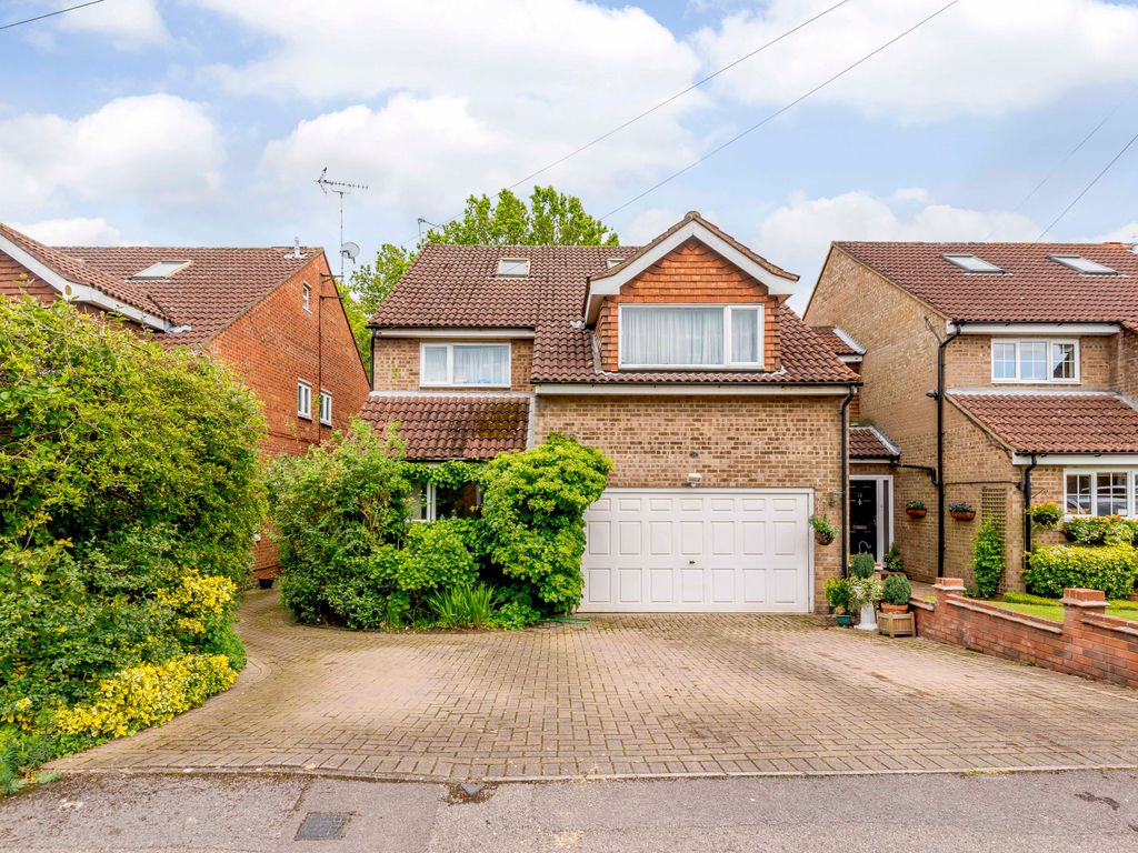 5 bed detached house for sale in Sylvan Way, Chigwell IG7 Zoopla