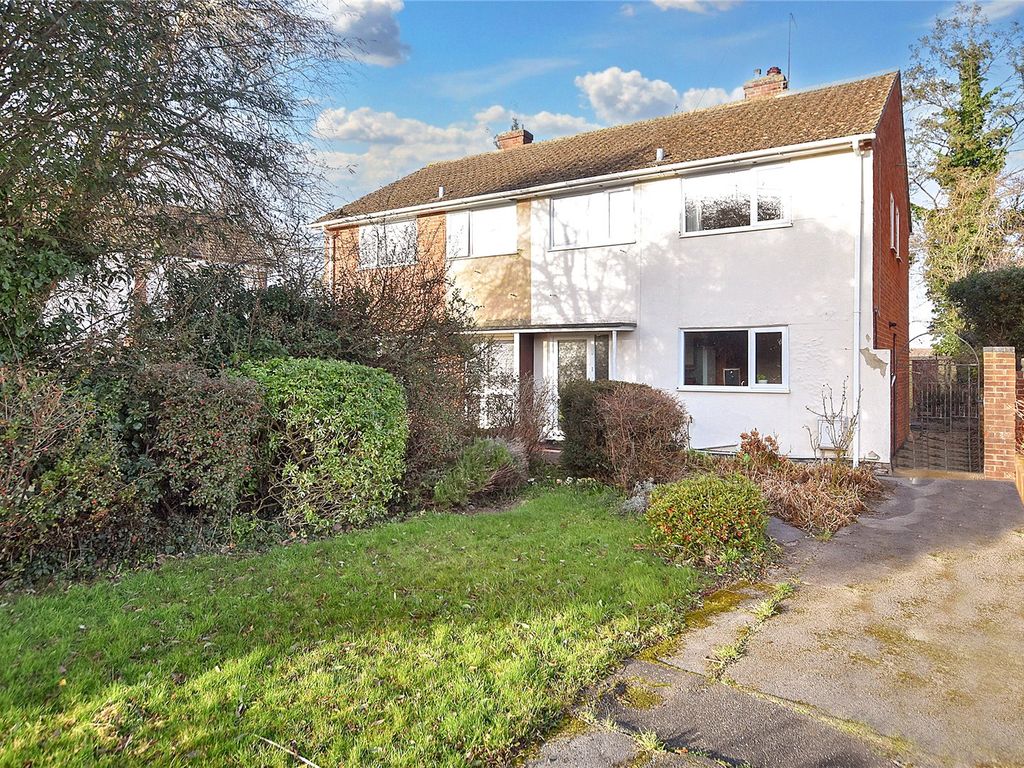 3 bed semidetached house for sale in Freeman Road, Didcot OX11, £