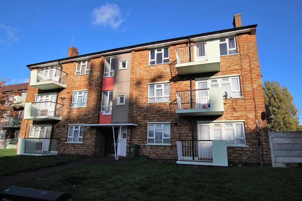 2 bed flat to rent in Rainham Road South, Dagenham RM10 Zoopla