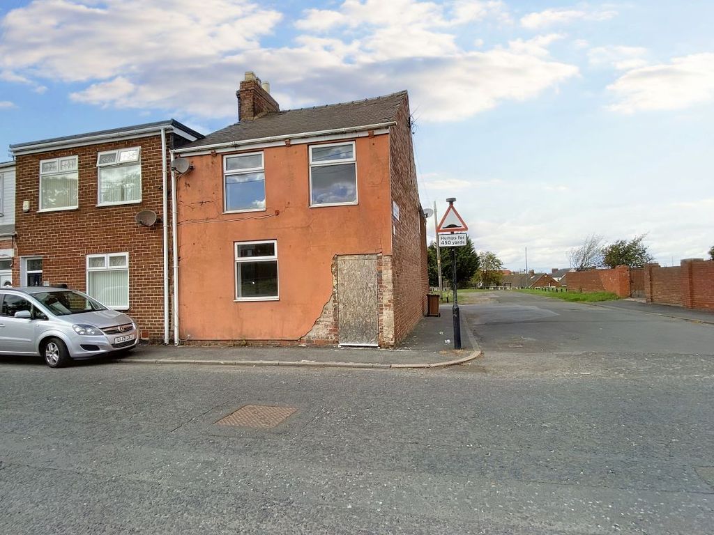 4 bed end terrace house for sale in 138 Elemore Lane, Easington Lane
