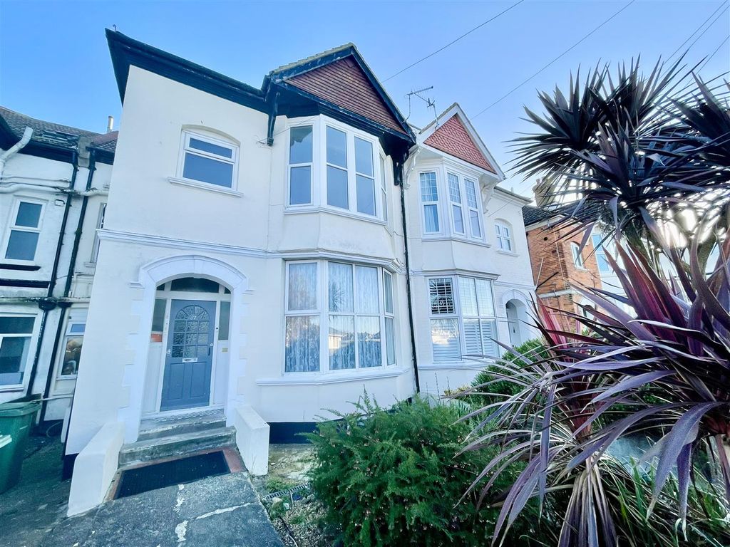 2 bed flat for sale in Egerton Road, BexhillOnSea TN39 Zoopla