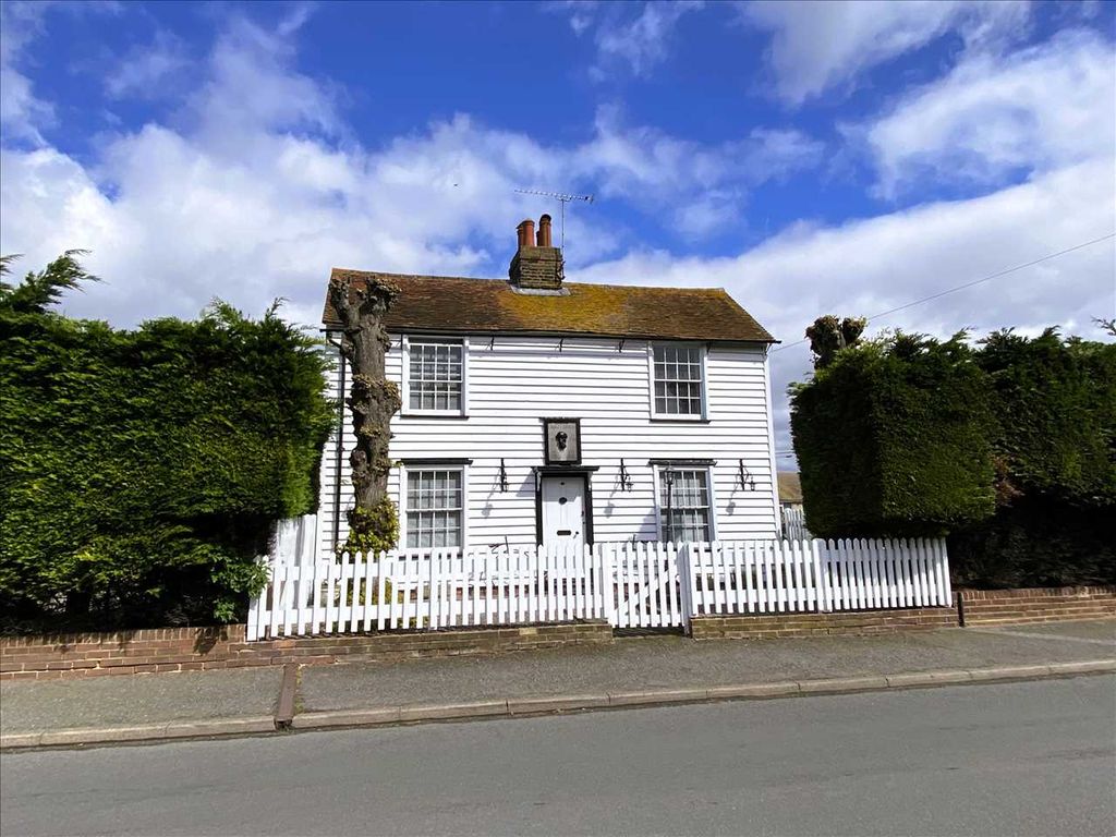 3 bed detached house for sale in Chalk Road, Gravesend DA12, £475,000