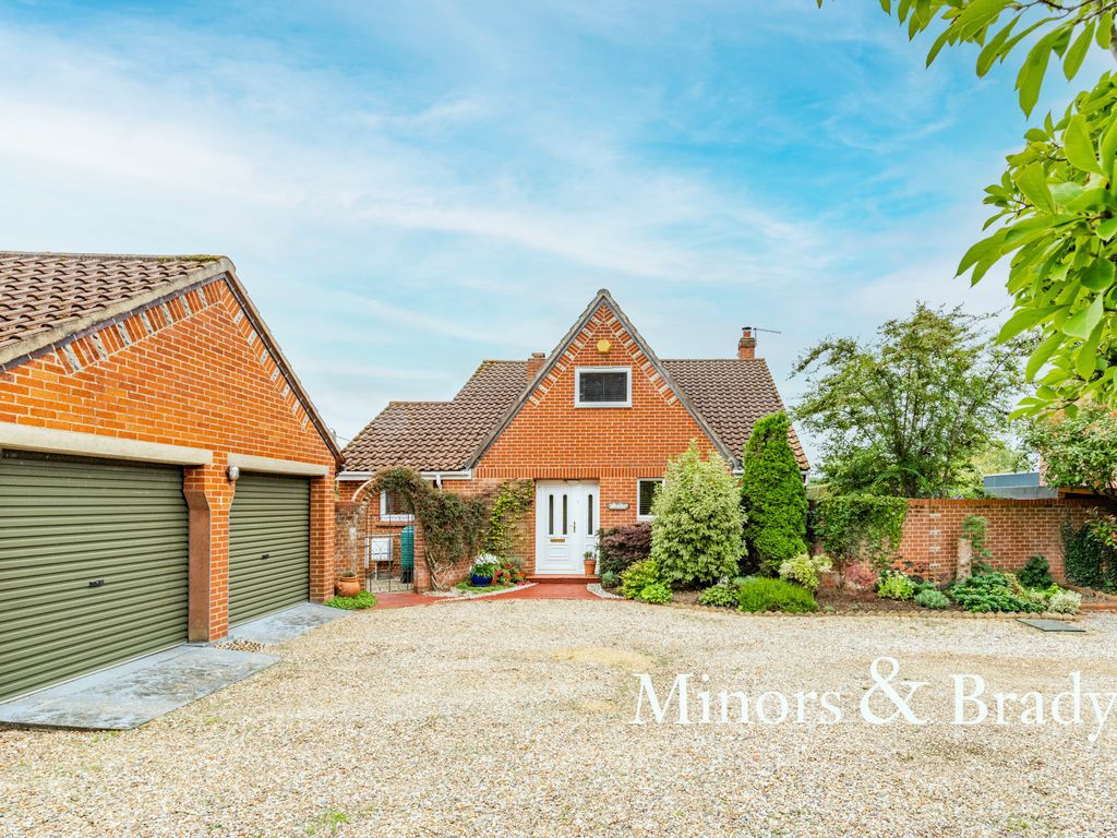 4 bed detached house for sale in Blofield Corner Road, Blofield