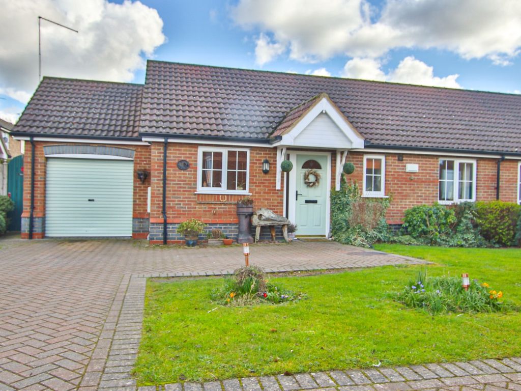 2 bed semidetached bungalow for sale in Warblers Close, BartonUponHumber DN18 Zoopla