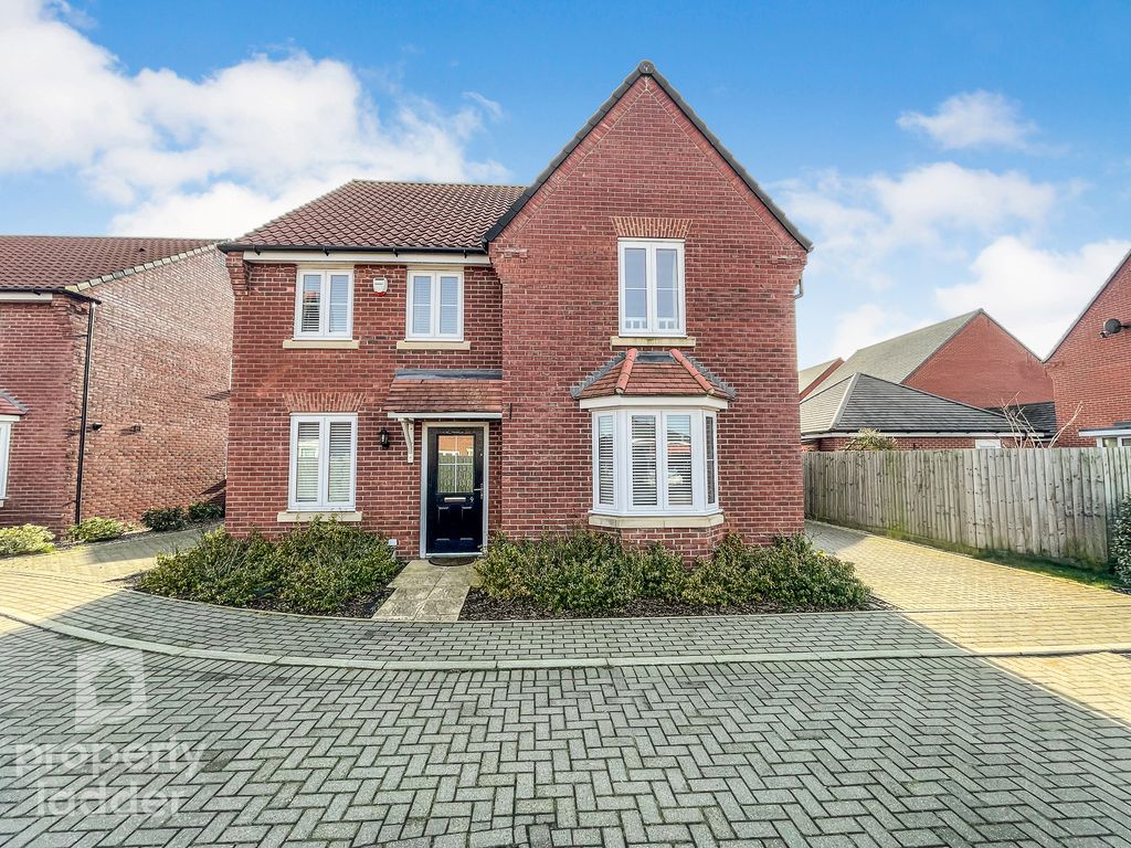 4 bed detached house for sale in Harvey Close, Horsford, Norwich NR10 Zoopla