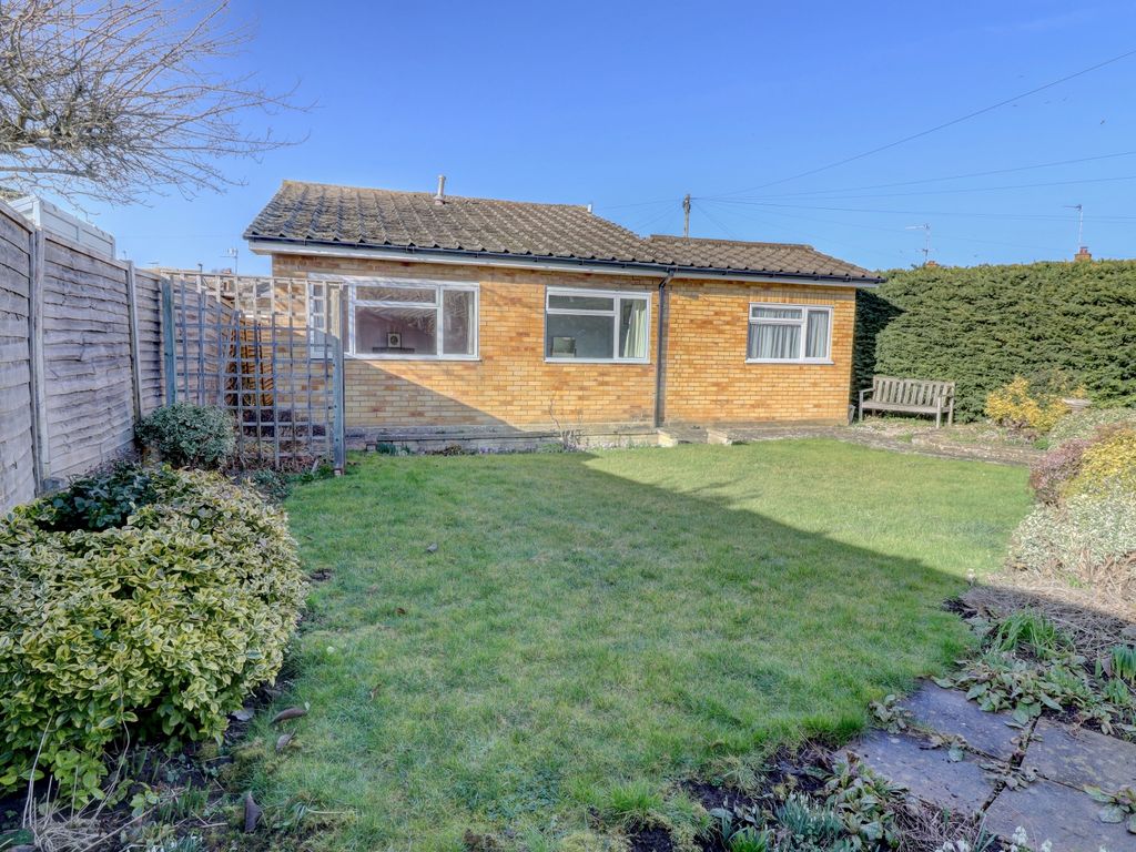 3 bed bungalow for sale in Mead Acre, Monks Risborough, Princes