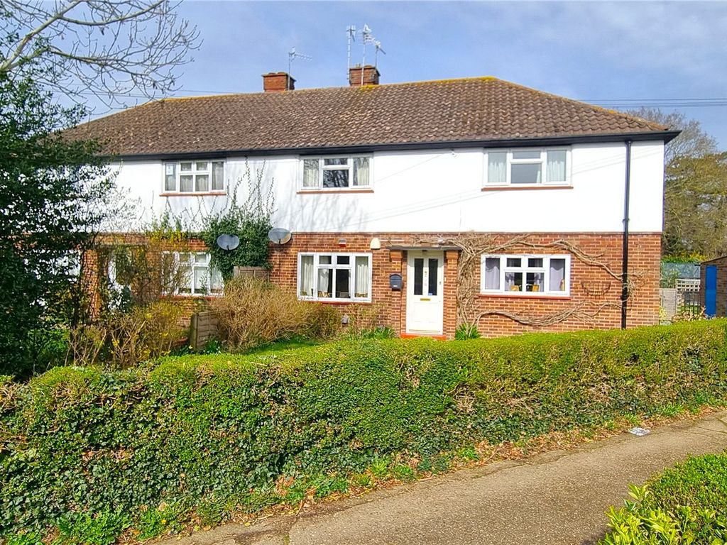 2 bed for sale in Horley, Surrey RH6, £240,000 Zoopla