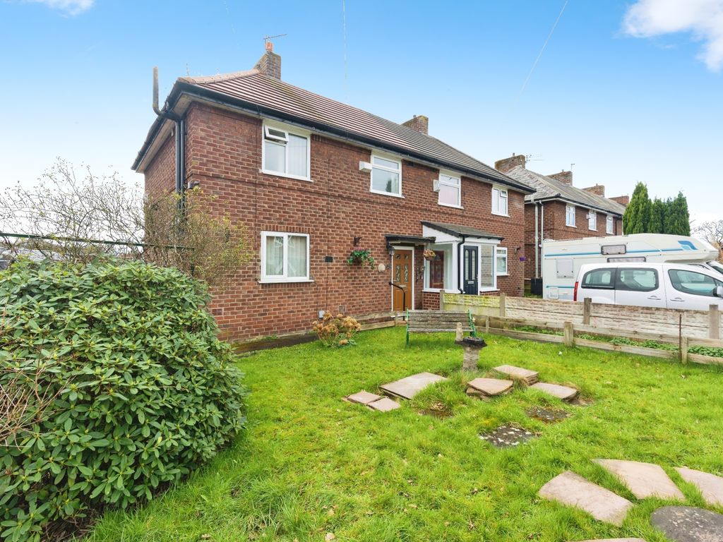 3 bed semidetached house for sale in Hollyhey Drive, Manchester M23, £