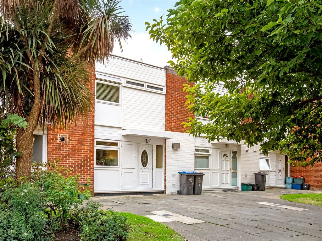 3 bed detached house for sale in Brierley Close, London SE25 Zoopla