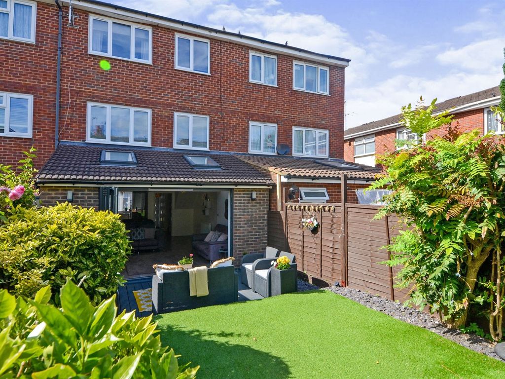 4 bed town house for sale in Brightwell Road, Watford WD18 Zoopla