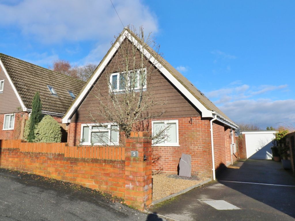3 bed detached house for sale in Hales Drive, Hedge End SO30 Zoopla