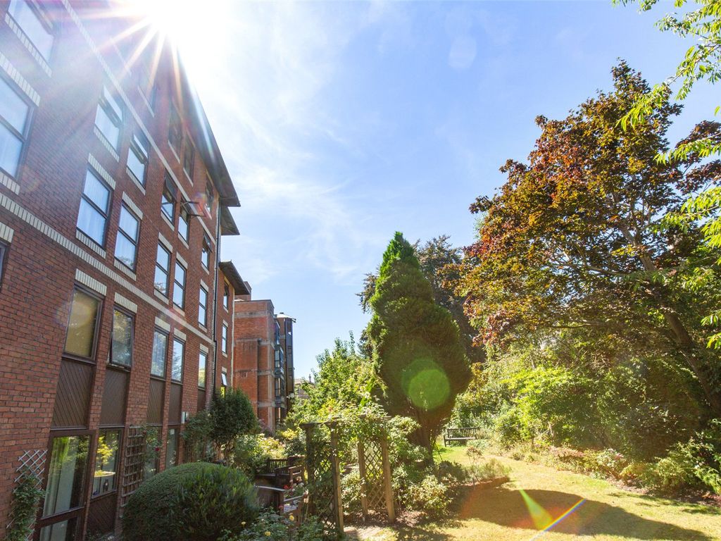 1 bed flat for sale in Beaufort Road, Clifton, Bristol BS8, £110,000