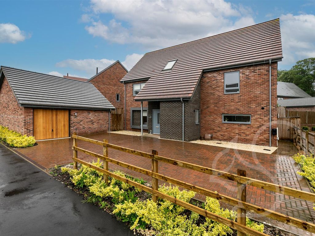 4 bed detached house for sale in Old Stable Lane, Kentford, Newmarket