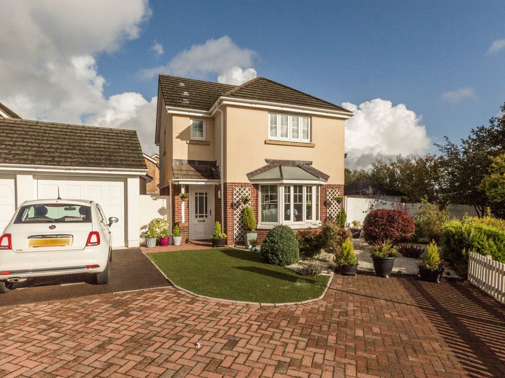 3 bed detached house for sale in Sword Hill, Caerphilly CF83, £325,000