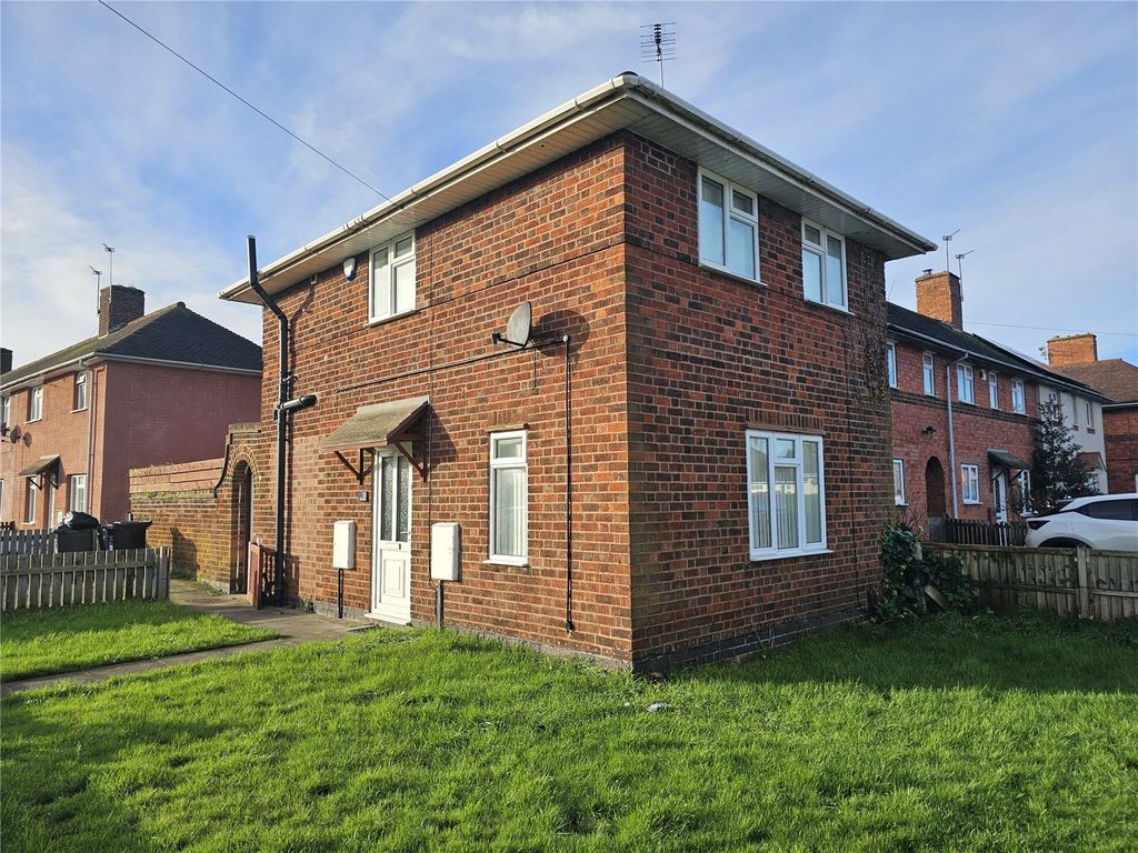 3 bed end terrace house to rent in Manor Road, Loughborough