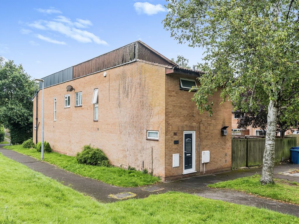 4 bed semidetached house for sale in Lothersdale, Wilnecote, Tamworth