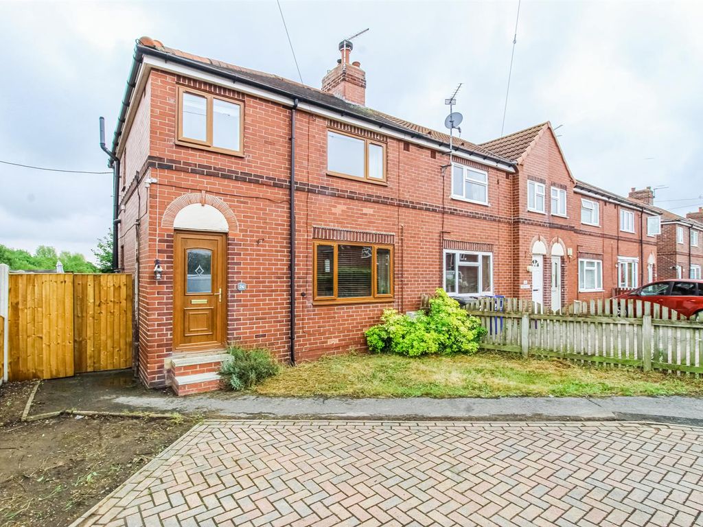 3 bed end terrace house for sale in Foxcliffe, Brotherton, Knottingley