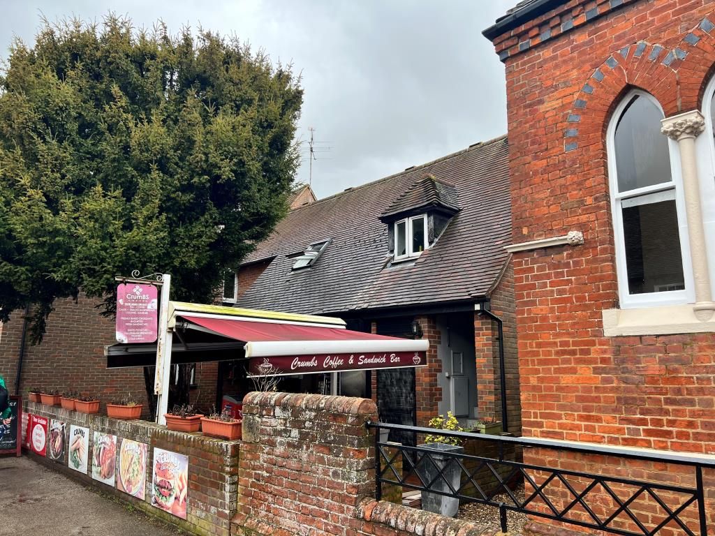 2 bed flat to rent in High Street, Wendover HP22 Zoopla