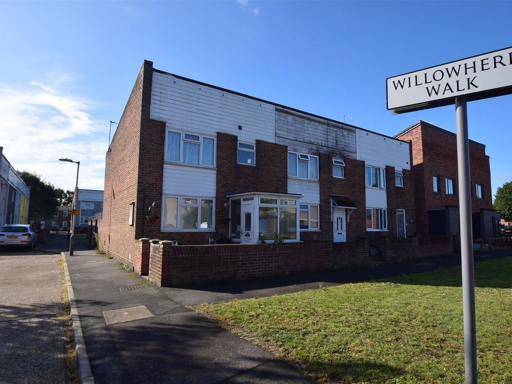 3 bed end terrace house for sale in Willowherb Walk, Harold Hill RM3, £