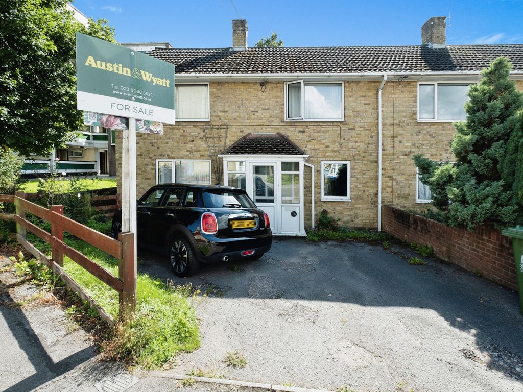 4 bed end terrace house for sale in Vanguard Road, Southampton