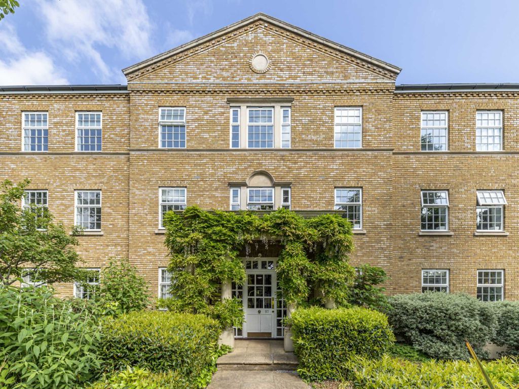 1 bed flat for sale in Balaclava Road, Long Ditton, Surbiton KT6, £