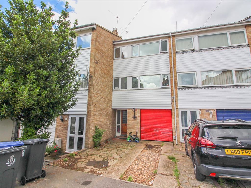 4 bed town house for sale in Goldings, Stortford CM23 Zoopla