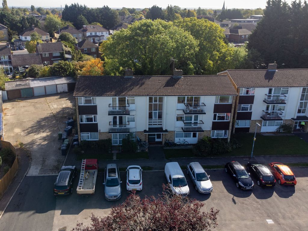 Lingholme Close, Cambridge CB4  