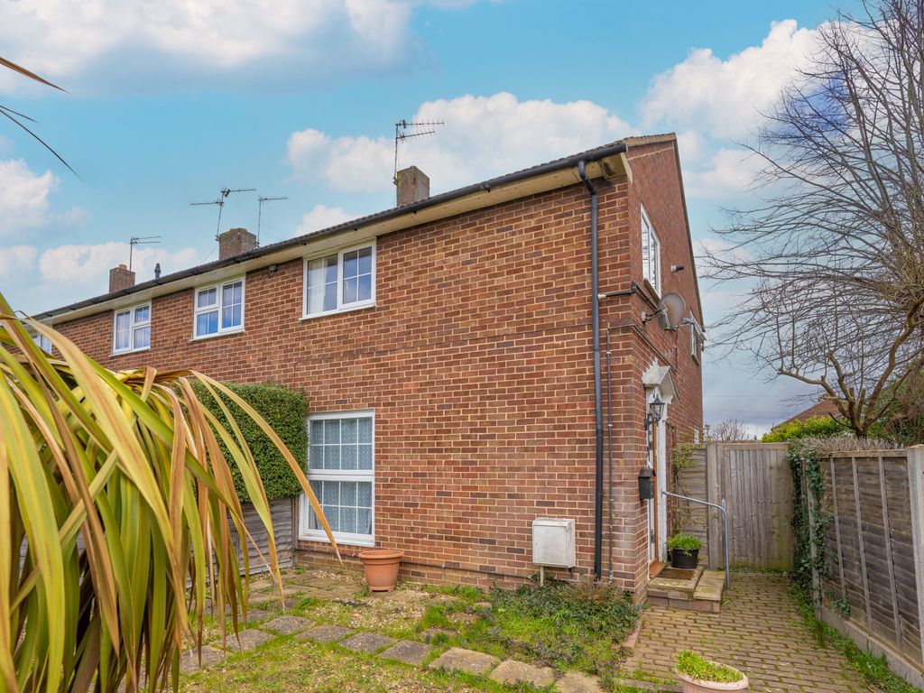 3 bed end terrace house for sale in Hollybush Lane, Welwyn Garden City
