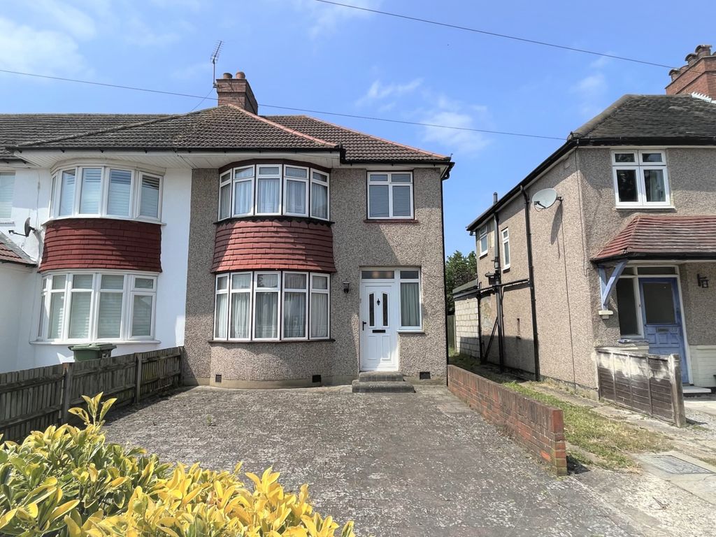 3 bed terraced house for sale in Henley Avenue, Cheam, Sutton SM3 Zoopla