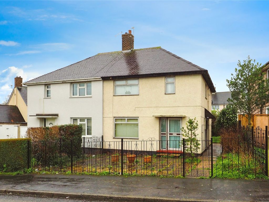 3 bed semidetached house for sale in Moreton Road, Clifton, Nottingham