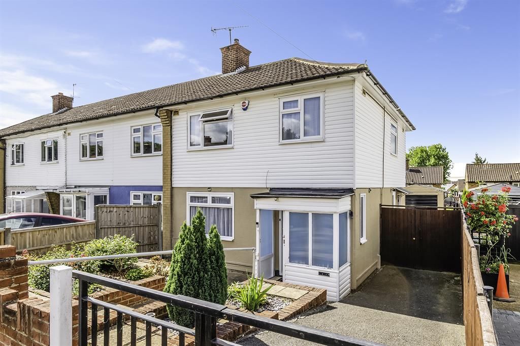 3 bed end terrace house for sale in Radstock Way, Merstham RH1 Zoopla