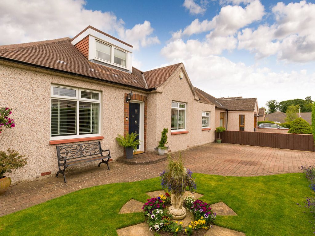 4 bed detached bungalow for sale in 20 Moredun Park Gardens, Gilmerton EH17, £425,000 Zoopla