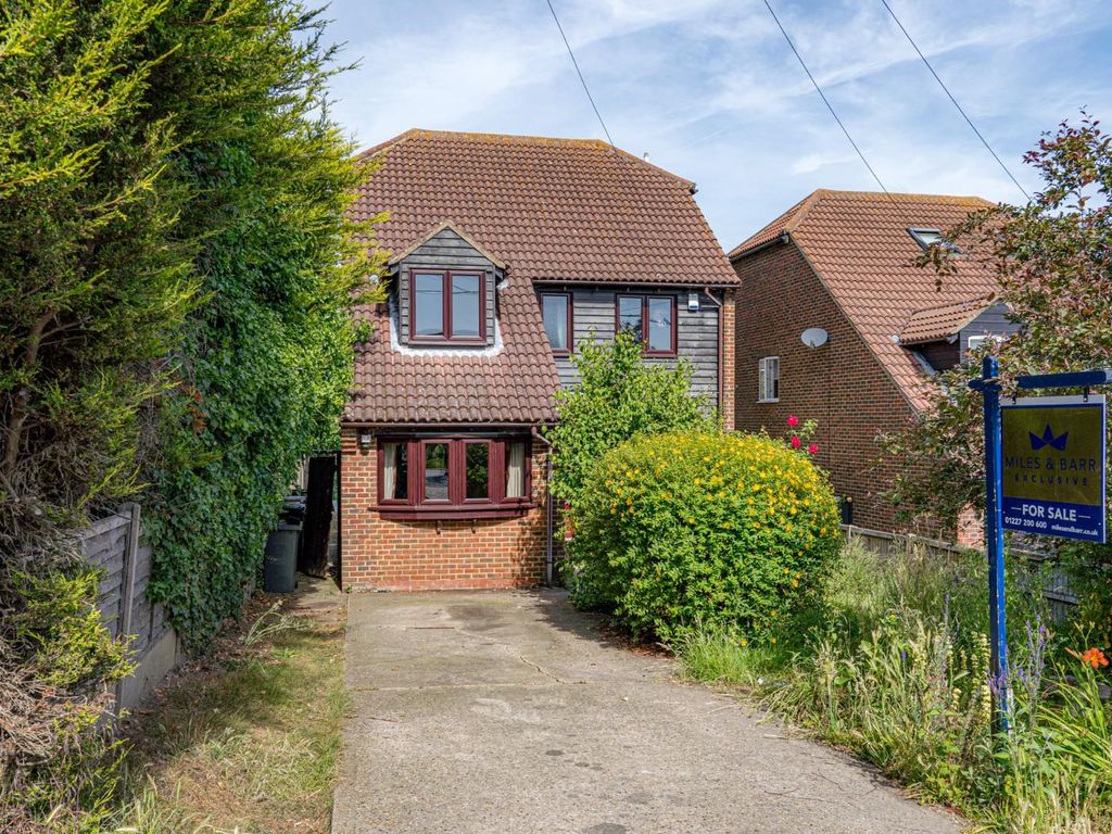 4 bed detached house for sale in Bayview Road, Seasalter, Whitstable