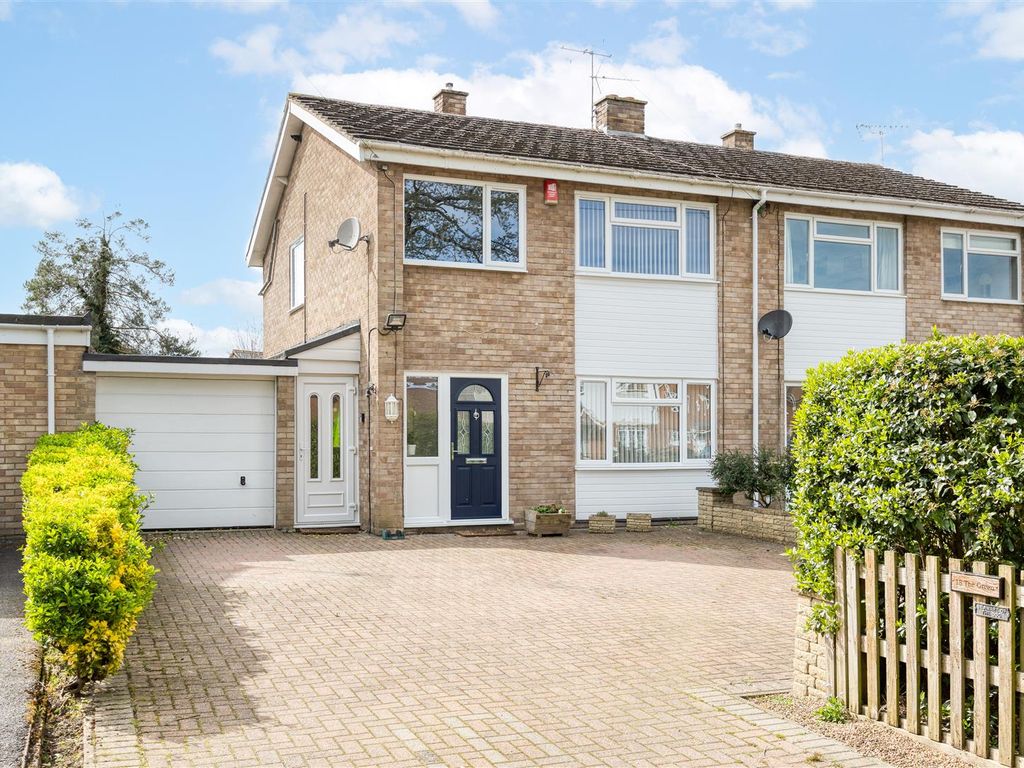 3 bed semidetached house for sale in The Green, Stotfold, Hitchin SG5