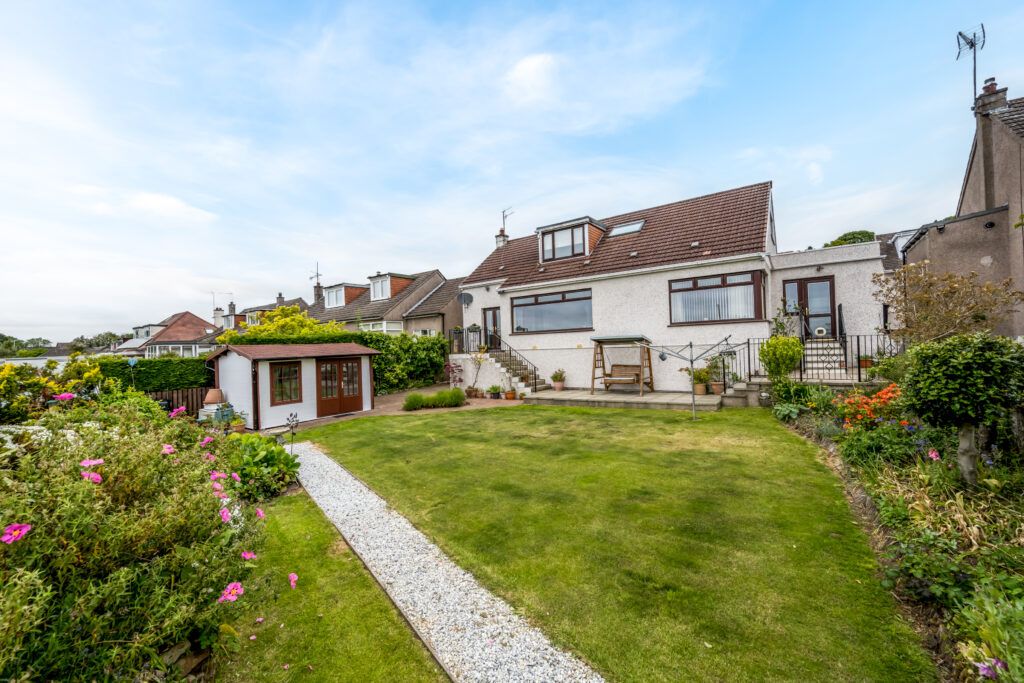 4 bed detached house for sale in Menzieshill Road, Dundee DD2, £340,000