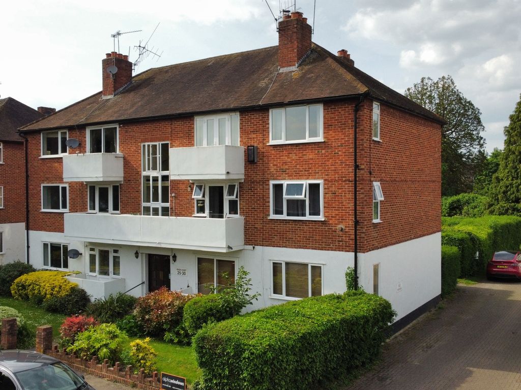 2 bed flat to rent in Ellington Road, Taplow, Buckinghamshire SL6, £1,400 pcm Zoopla