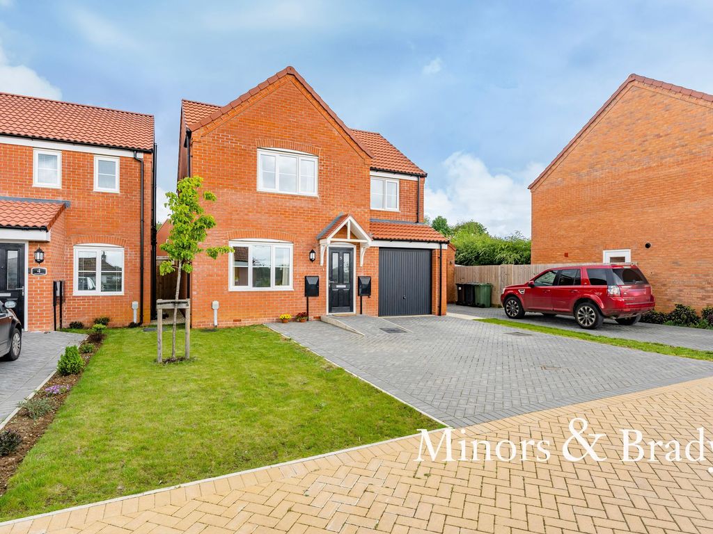4 bed detached house for sale in Hercules Drive, Swaffham PE37, £