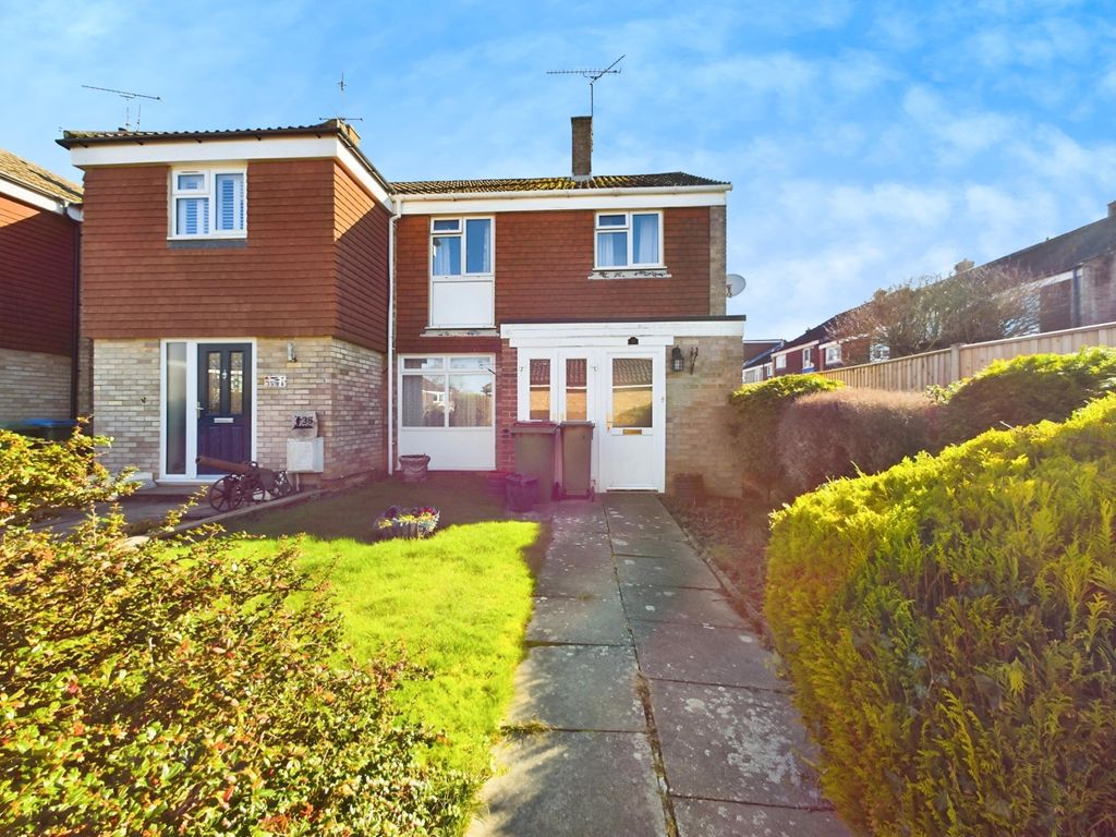 3 bed end terrace house for sale in Stanford Way, Broadbridge Heath