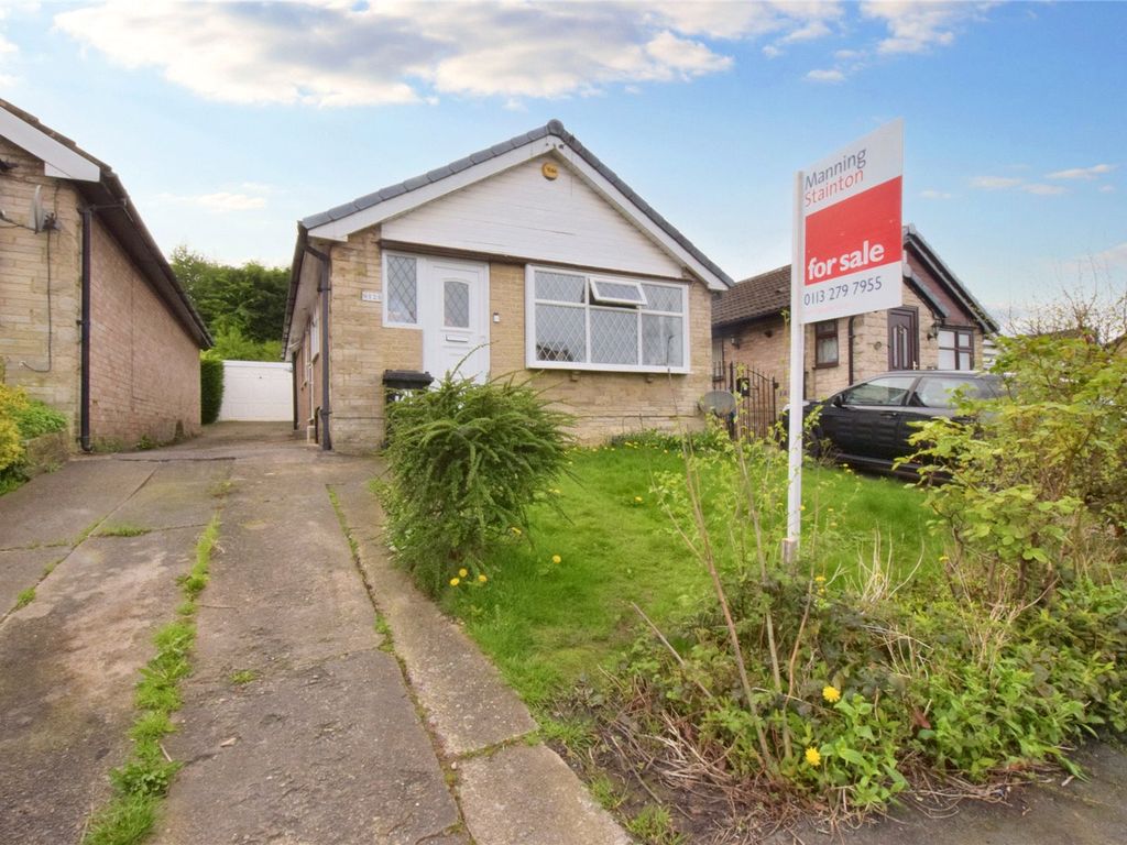 2 bed detached bungalow for sale in Stonebridge Grove, Leeds, West
