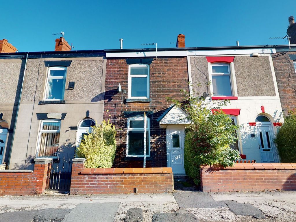 2 bed terraced house to rent in Morris Green Lane, Bolton BL3, £775 pcm