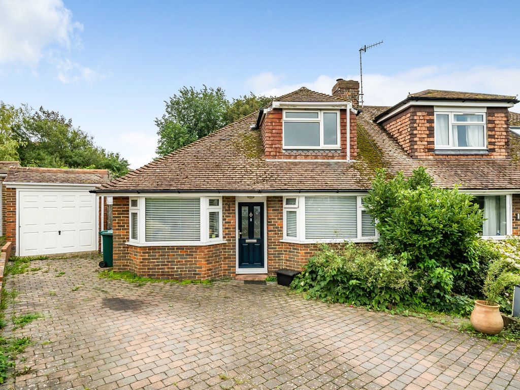 4 bed semidetached house for sale in Meadow Close, Rottingdean